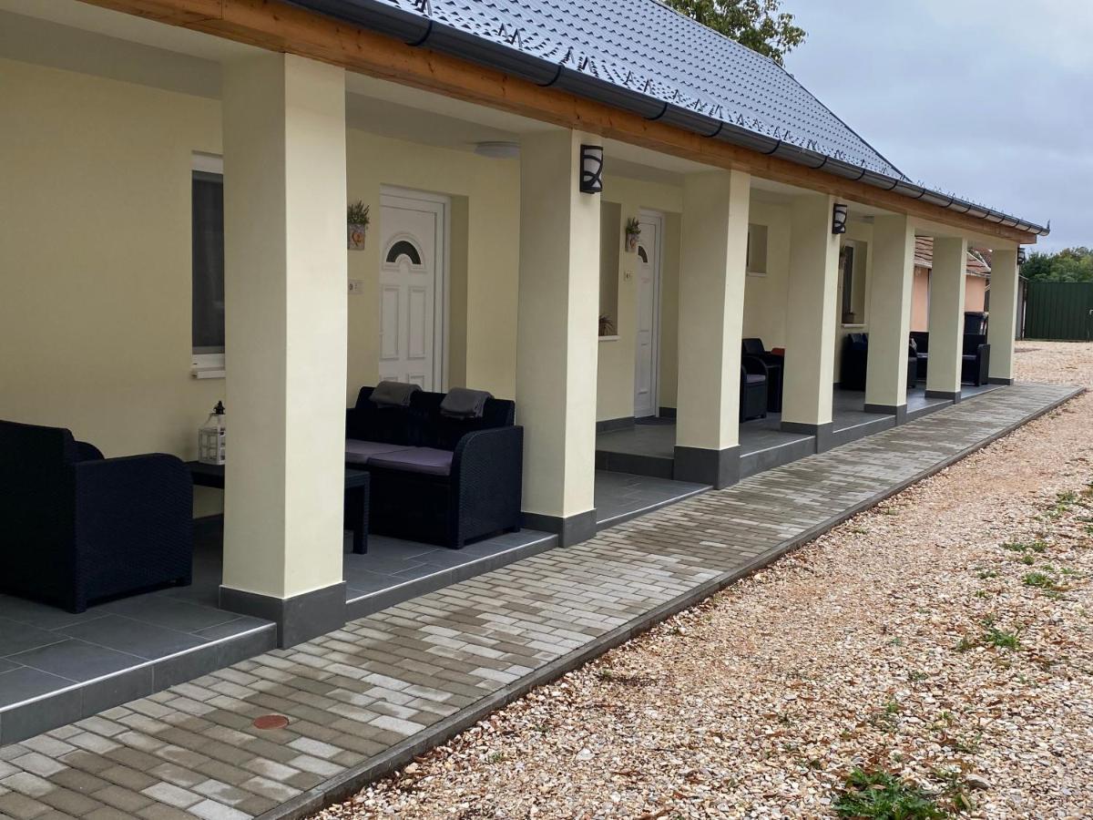 Levendula Vendeghaz Appartement Hajduboszormeny Buitenkant foto
