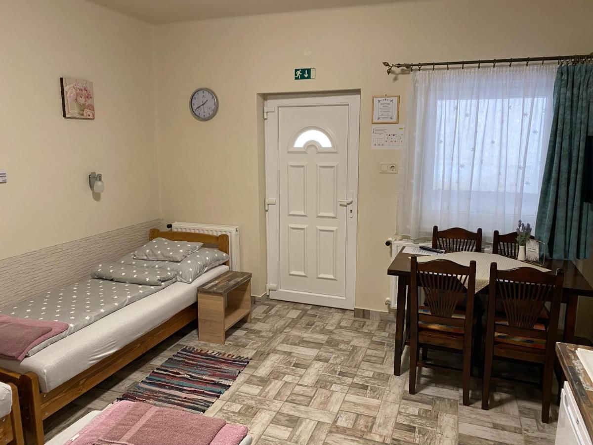 Levendula Vendeghaz Appartement Hajduboszormeny Buitenkant foto