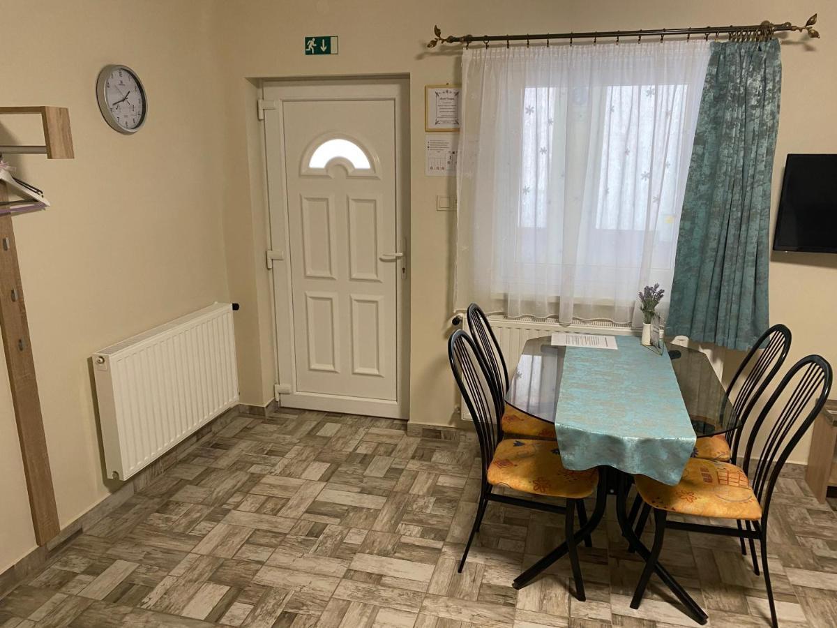 Levendula Vendeghaz Appartement Hajduboszormeny Buitenkant foto