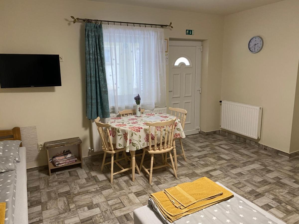 Levendula Vendeghaz Appartement Hajduboszormeny Buitenkant foto