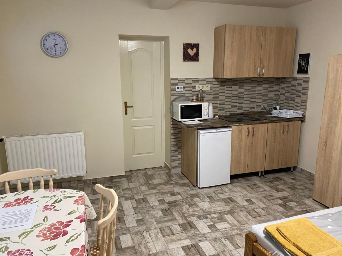 Levendula Vendeghaz Appartement Hajduboszormeny Buitenkant foto