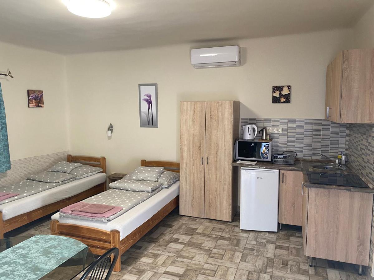 Levendula Vendeghaz Appartement Hajduboszormeny Buitenkant foto